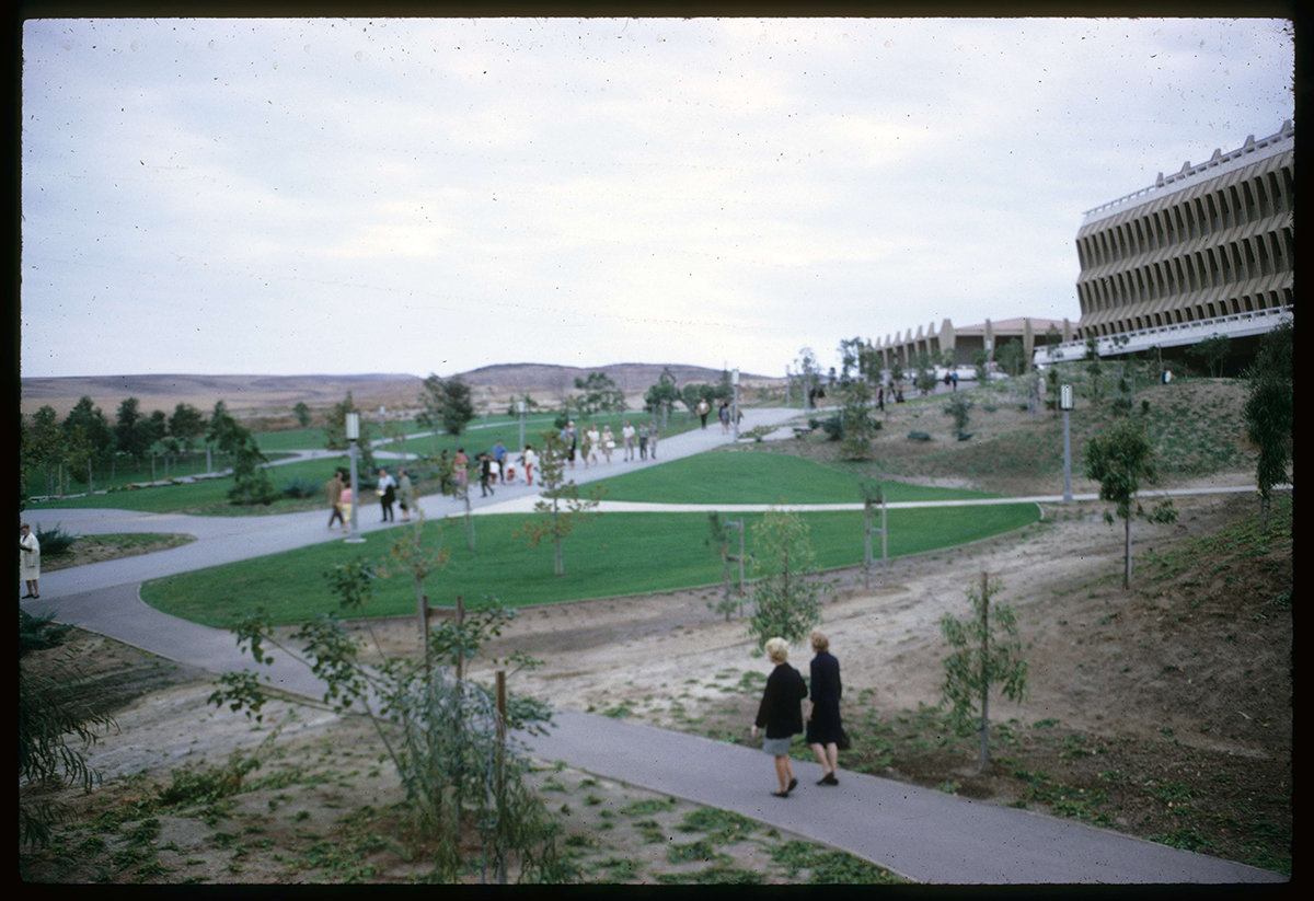 Community members stroll through the UCI campus during an open house event in the 1960s. Images provided by AS-061. University Communications photographs. Special Collections & Archives, the UCI Libraries, Irvine, California.